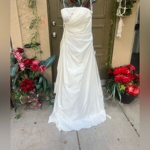 Authentic Mary’s Bridal Elegant Ivory Strapless Wedding Gown Sz 10 #2401